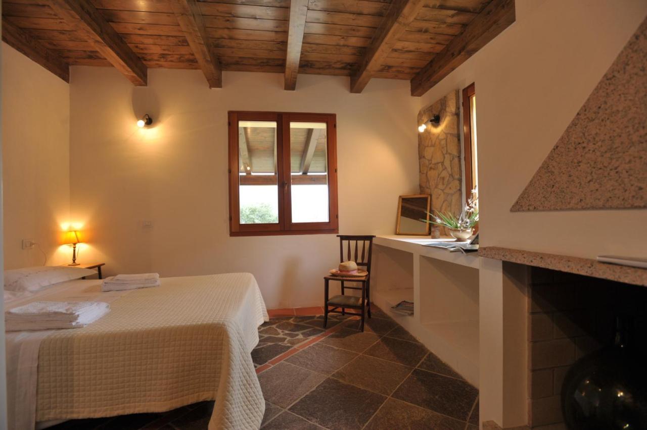 Lierus B&B Gonnosfanadiga Экстерьер фото